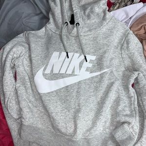 Cropped Nike Hoodie